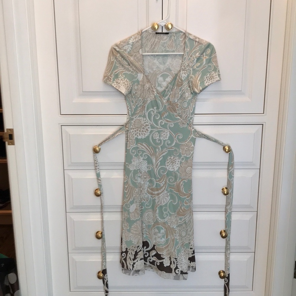 Elie Tahari 100% silk wrap dress